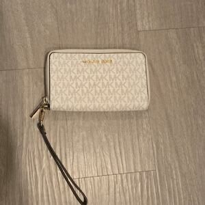 NWT Michael Kors Jet Set Travel Wallet